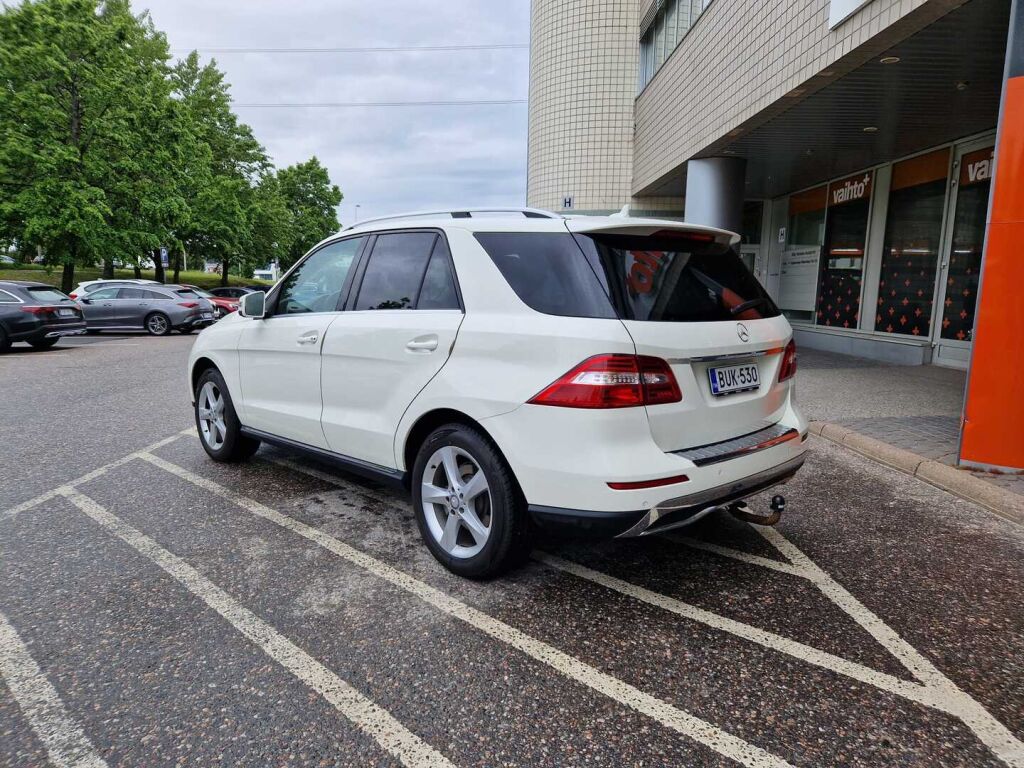Mercedes-Benz ML 2013 250 BlueTec 4Matic Premium Business / Navigointi / Vetokoukku / Pysäköintitutkat / Muistipenkit