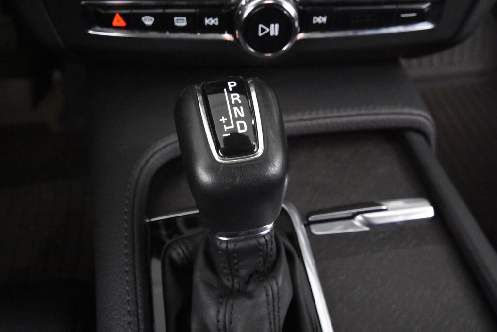Volvo V90 Cross Country 2017 D4  AWD Pro aut / Vetokoukku / HUD / VOC / BLIS / Adapt. vakkari / 360-kamera /