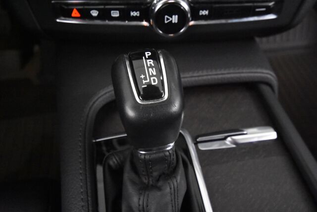 Volvo V90 Cross Country 2017 D4  AWD Pro aut / Vetokoukku / HUD / VOC / BLIS / Adapt. vakkari / 360-kamera /