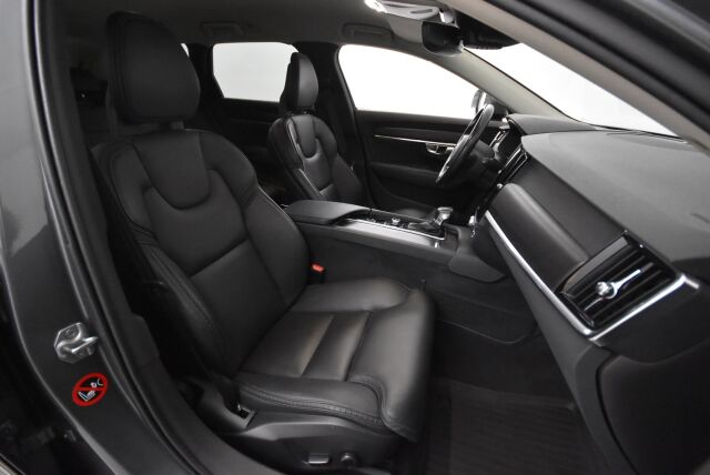 Volvo V90 Cross Country 2017 D4  AWD Pro aut / Vetokoukku / HUD / VOC / BLIS / Adapt. vakkari / 360-kamera /