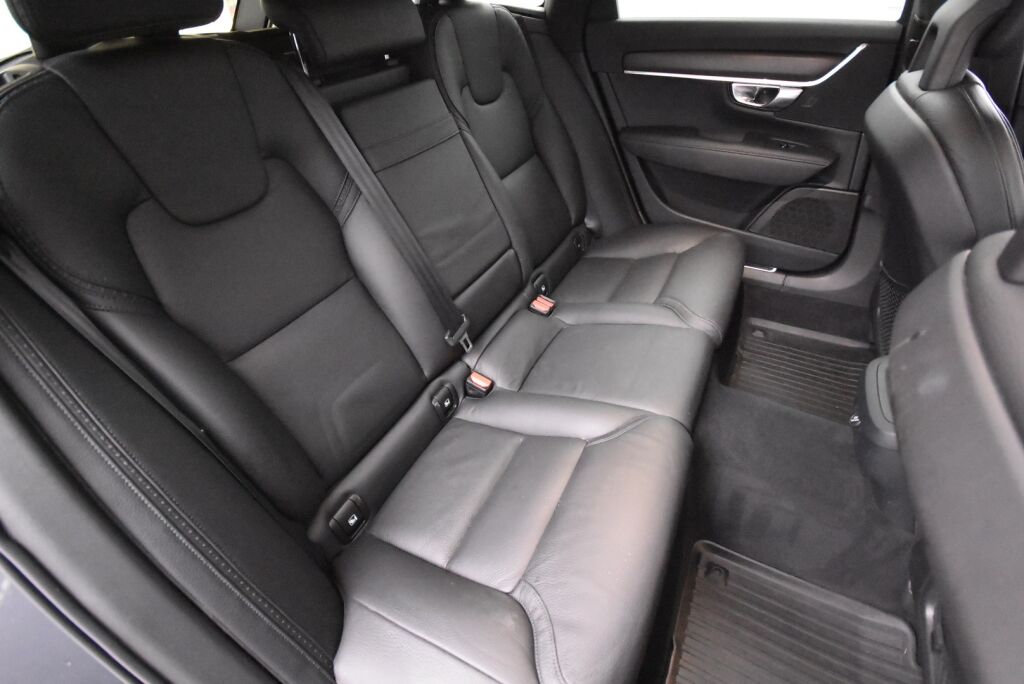 Volvo V90 Cross Country 2017 D4  AWD Pro aut / Vetokoukku / HUD / VOC / BLIS / Adapt. vakkari / 360-kamera /