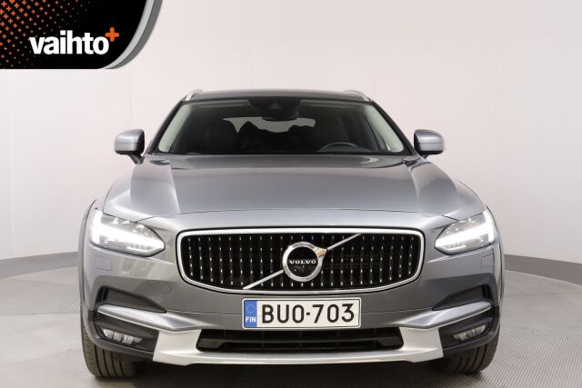 Volvo V90 Cross Country 2017 D4  AWD Pro aut / Vetokoukku / HUD / VOC / BLIS / Adapt. vakkari / 360-kamera /