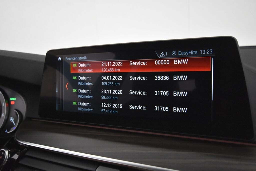 BMW 520 2017 G30 Sedan 520i A Business / Adaptiivinen vakionopeussäädin/ Harman Kardon / Tehdaskoukku/ Nahkat