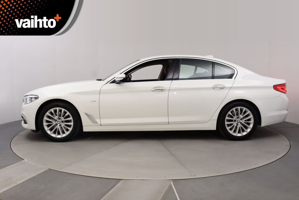 BMW 520 2017 G30 Sedan 520i A Business / Adaptiivinen vakionopeussäädin/ Harman Kardon / Tehdaskoukku/ Nahkat
