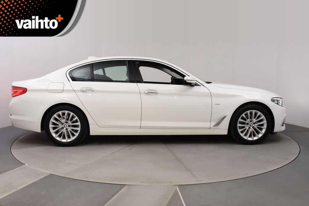 BMW 520 2017 G30 Sedan 520i A Business / Adaptiivinen vakionopeussäädin/ Harman Kardon / Tehdaskoukku/ Nahkat