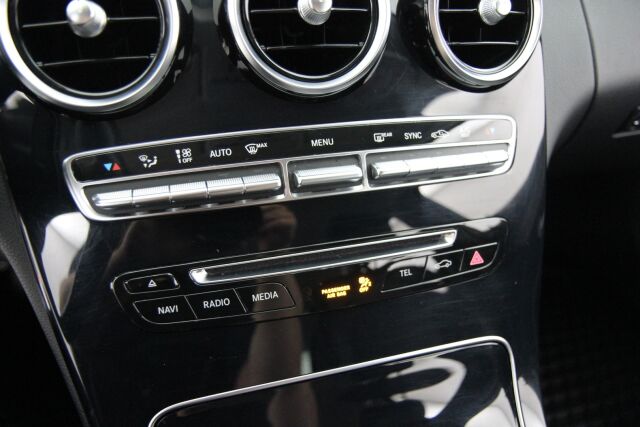 Mercedes-Benz C 2018 180 T A Edition Avantgarde / 2-om. Suomiauto / Burmester / 360-kamera / Vetokoukku