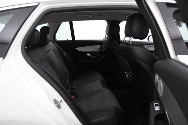 Mercedes-Benz C 2018 180 T A Edition Avantgarde / 2-om. Suomiauto / Burmester / 360-kamera / Vetokoukku