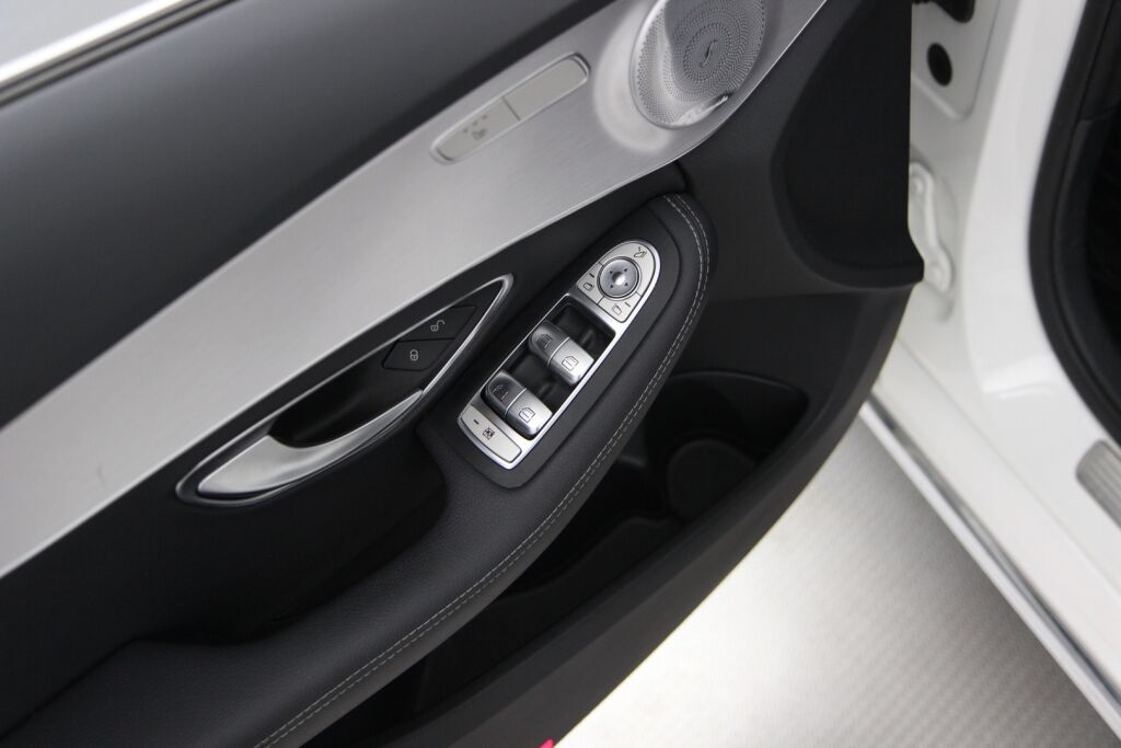 Mercedes-Benz C 2018 180 T A Edition Avantgarde / 2-om. Suomiauto / Burmester / 360-kamera / Vetokoukku