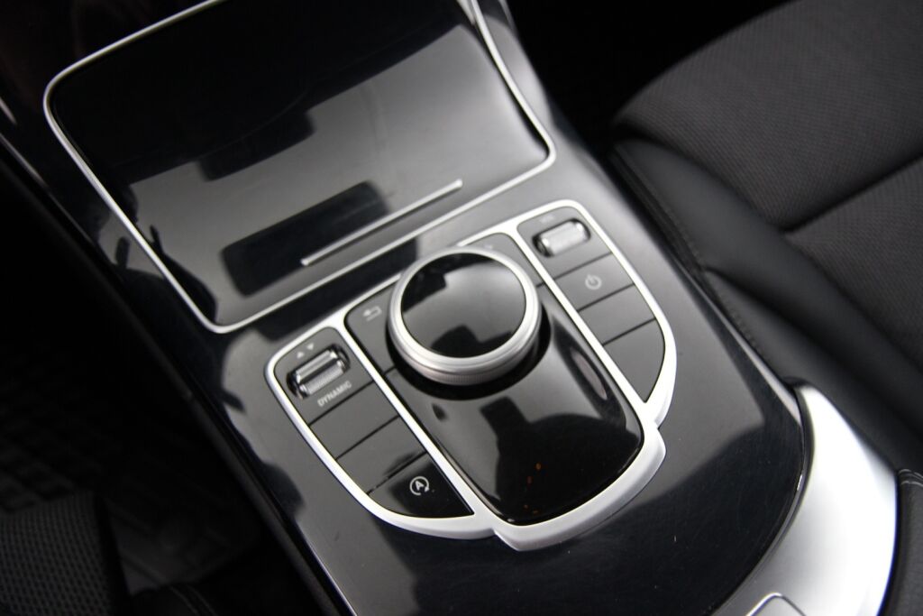 Mercedes-Benz C 2018 180 T A Edition Avantgarde / 2-om. Suomiauto / Burmester / 360-kamera / Vetokoukku