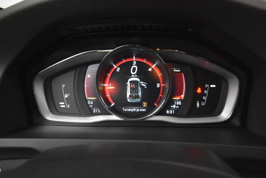 Volvo V60 2017 D3 Business Classic Summum aut / Webasto / Koukku/ Nahkaverhoilu