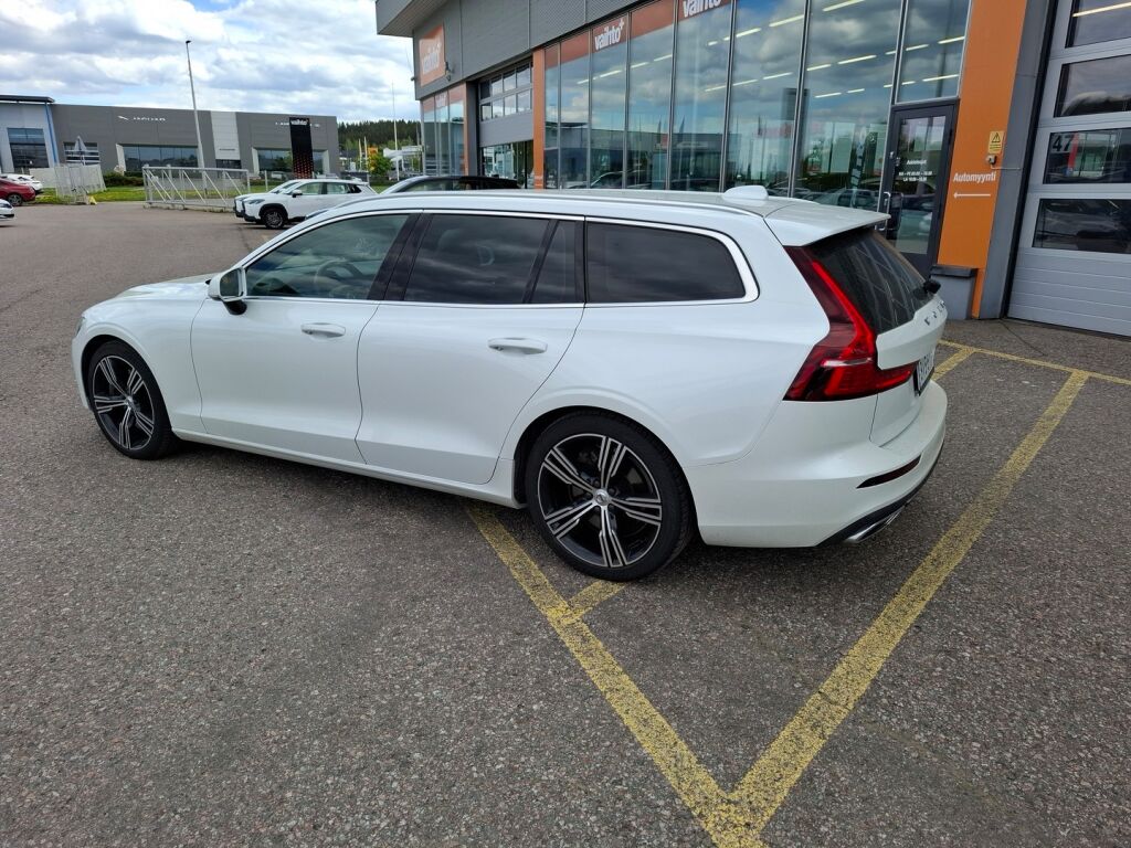 Volvo V60 2018 D4 Inscription aut / LEDit / Webasto / Adapt. Vakk. / Navi / Merkkihuollettu /