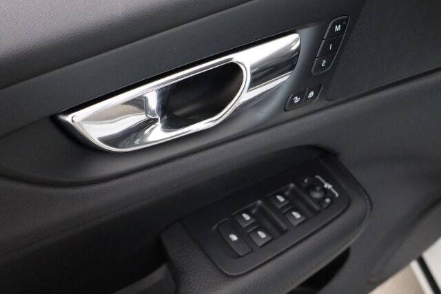 Volvo V60 2018 D4 Inscription aut / LEDit / Webasto / Adapt. Vakk. / Navi / Merkkihuollettu /