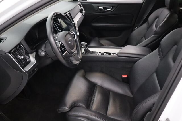 Volvo V60 2018 D4 Inscription aut / LEDit / Webasto / Adapt. Vakk. / Navi / Merkkihuollettu /