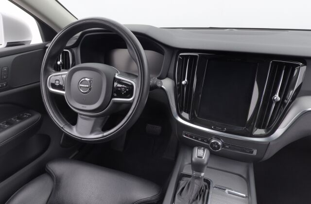 Volvo V60 2018 D4 Inscription aut / LEDit / Webasto / Adapt. Vakk. / Navi / Merkkihuollettu /