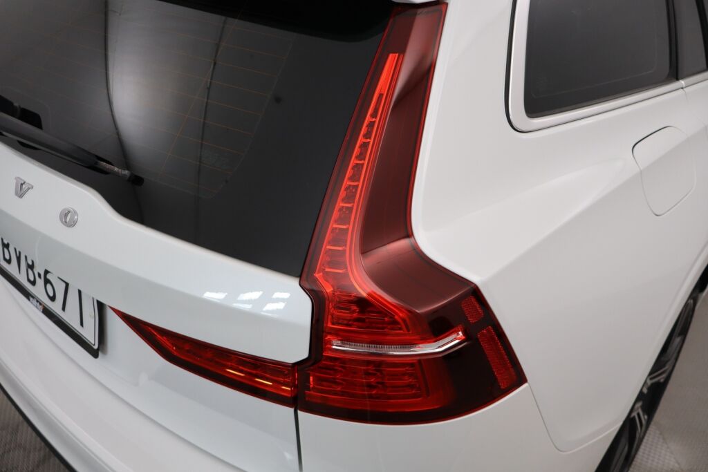 Volvo V60 2018 D4 Inscription aut / LEDit / Webasto / Adapt. Vakk. / Navi / Merkkihuollettu /