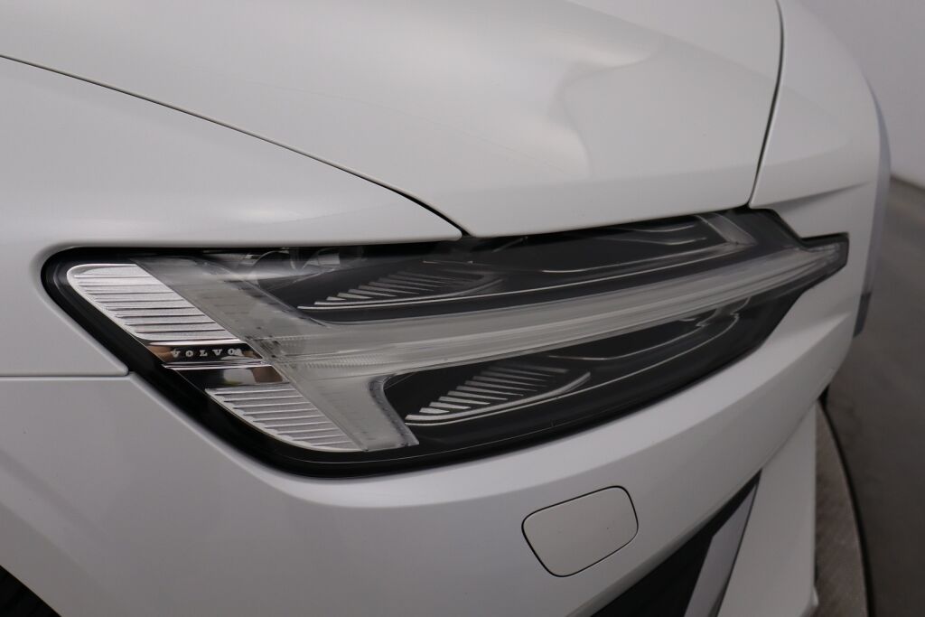 Volvo V60 2018 D4 Inscription aut / LEDit / Webasto / Adapt. Vakk. / Navi / Merkkihuollettu /