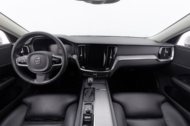 Volvo V60 2018 D4 Inscription aut / LEDit / Webasto / Adapt. Vakk. / Navi / Merkkihuollettu /