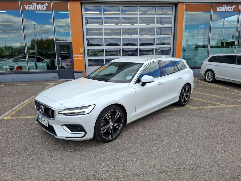 Volvo V60 2018 D4 Inscription aut / LEDit / Webasto / Adapt. Vakk. / Navi / Merkkihuollettu /