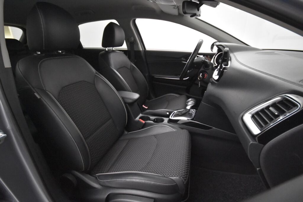 Kia Ceed 2018 1,4 T-GDI ISG 140hv EX 5D DCT A/T EcoDynamics / Tehdastakuu / LED-valot / Navigointi / Peruutuskamera