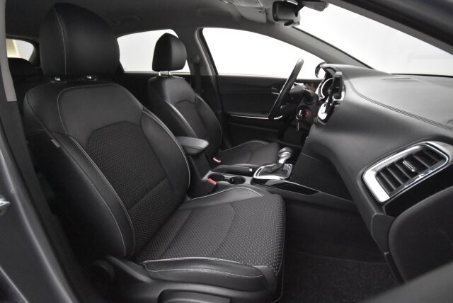 Kia Ceed 2018 1,4 T-GDI ISG 140hv EX 5D DCT A/T EcoDynamics / Tehdastakuu / LED-valot / Navigointi / Peruutuskamera
