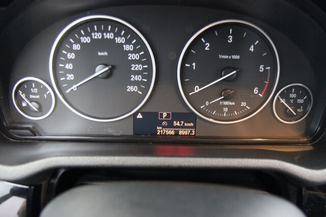 BMW X3 2015 F25 xDrive20d A Business / Uudet kesärenkaat / Tutkat eteen ja taakse