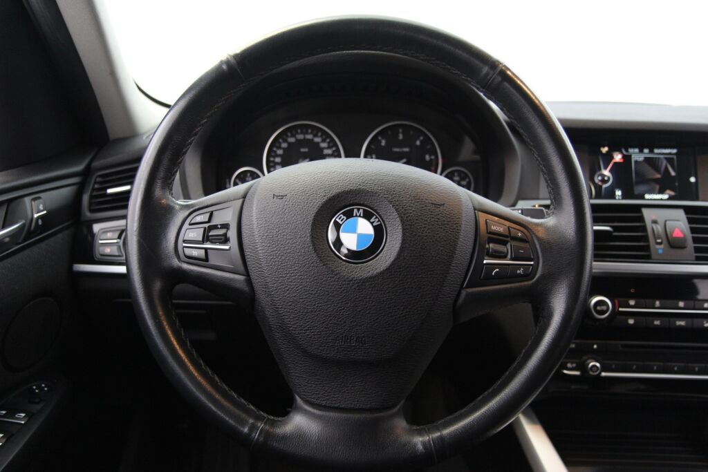 BMW X3 2015 F25 xDrive20d A Business / Uudet kesärenkaat / Tutkat eteen ja taakse
