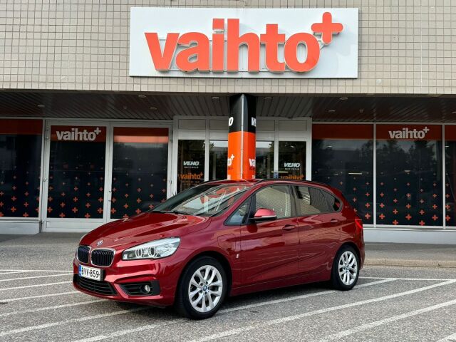 BMW 225 2016 F45 Active Tourer 225xe A Business / Harman/kardon / Sport penkit / Nahkasisusta / Navigointi