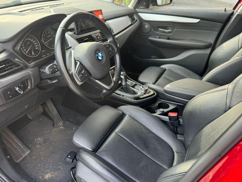 BMW 225 2016 F45 Active Tourer 225xe A Business / Harman/kardon / Sport penkit / Nahkasisusta / Navigointi