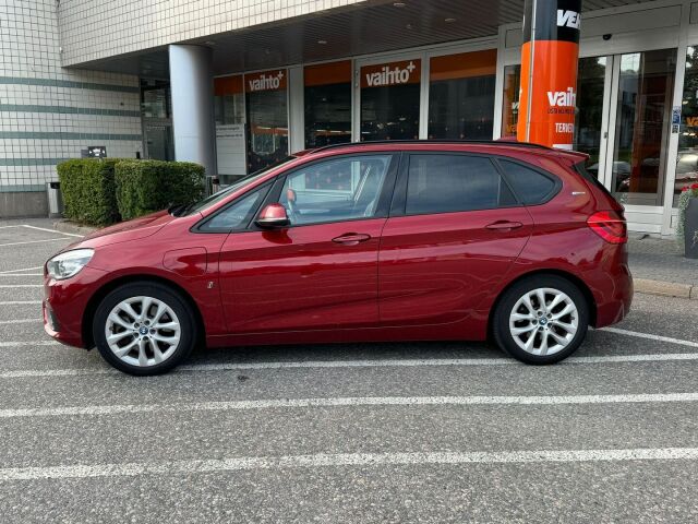 BMW 225 2016 F45 Active Tourer 225xe A Business / Harman/kardon / Sport penkit / Nahkasisusta / Navigointi