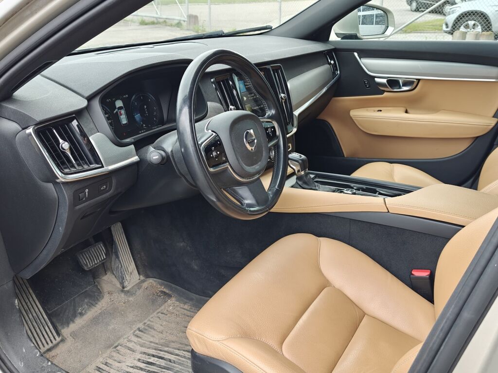 Volvo V90 2016 D4 Inscription aut / Merkkihuollettu / VOC / Webasto / Vetokoukku / Adapt.vakkari / Pilot Assist / Nahkaverhoilu /