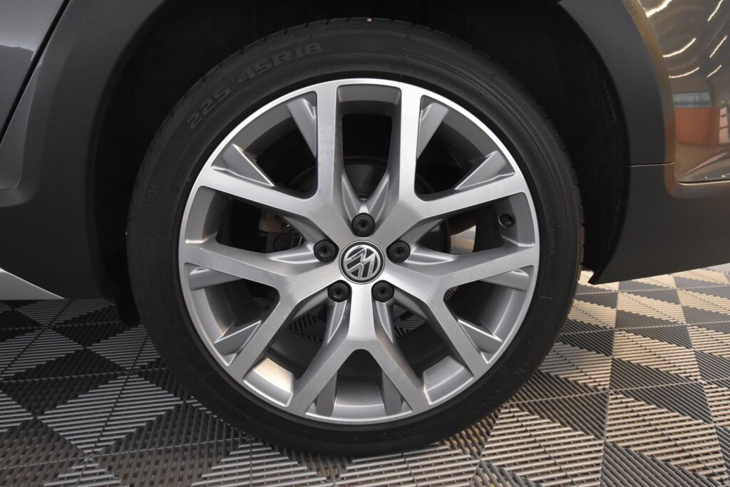 Volkswagen Golf 2019 Variant Alltrack 2,0 TDI SCR 135 kW (184 hv) 4MOTION DSG-automaatti / Webasto / Acc / LED / Keyless Go / Kamera