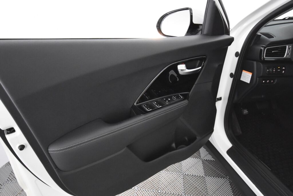 Kia Niro plug-in 2018 1,6 GDI EX DCT / Lohkolämmitin / Kaistavahti / Peruutuskamera / Adapt. vakkari