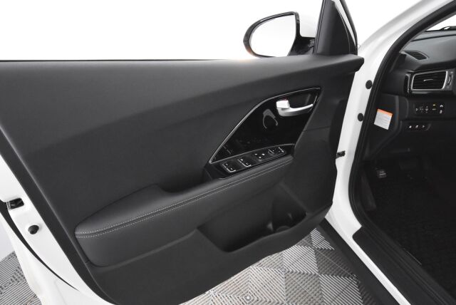 Kia Niro plug-in 2018 1,6 GDI EX DCT / Lohkolämmitin / Kaistavahti / Peruutuskamera / Adapt. vakkari