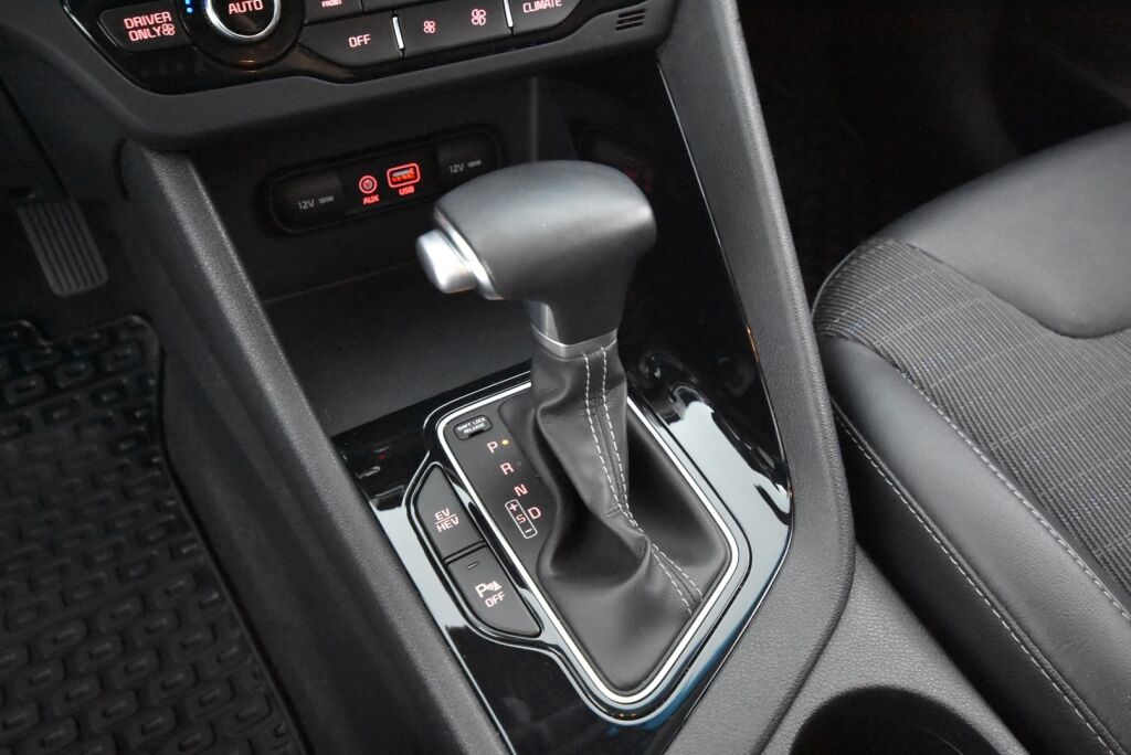 Kia Niro plug-in 2018 1,6 GDI EX DCT / Lohkolämmitin / Kaistavahti / Peruutuskamera / Adapt. vakkari