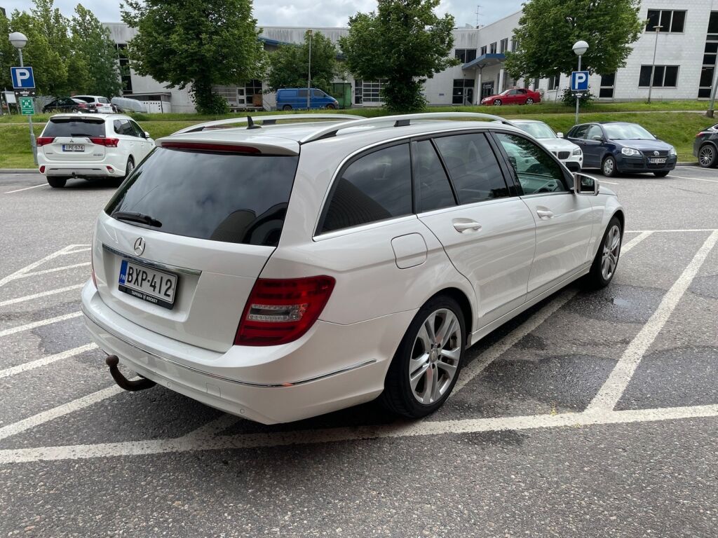 Mercedes-Benz C 2014 180 BE T A 1,6 / Vetokoukku / Osanahat / Tutkat