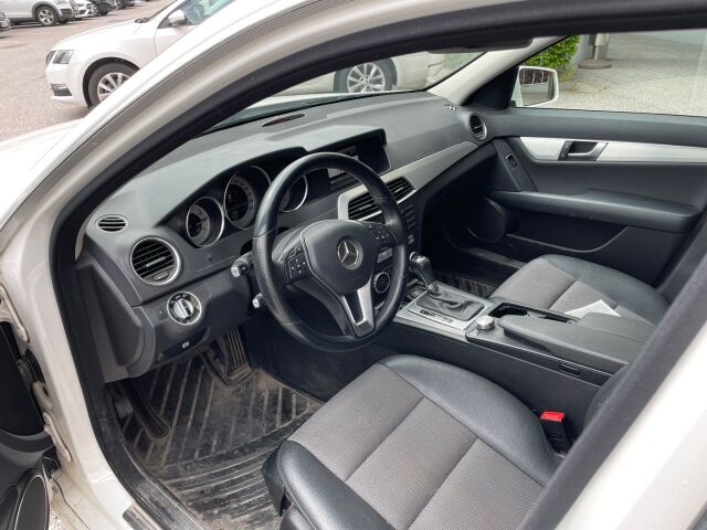 Mercedes-Benz C 2014 180 BE T A 1,6 / Vetokoukku / Osanahat / Tutkat