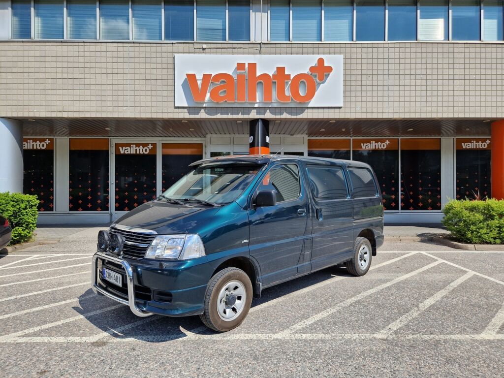 Toyota Hiace 2010 2,5 D-4D 4WD 117 5ov / Super hieno / 5 ovea / Vähän ajettu / Koukku / Jakopää tehty 05/2025