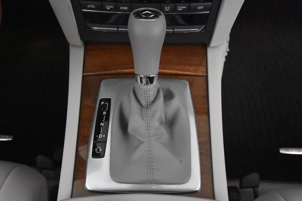 Mercedes-Benz E 2011 250 CDI BE Cabriolet A / Yksiomisteinen suomiauto / Navi / Nahat /  Vakkari /