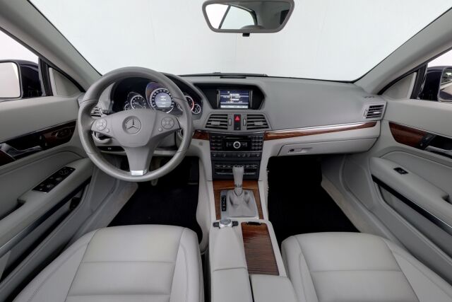 Mercedes-Benz E 2011 250 CDI BE Cabriolet A / Yksiomisteinen suomiauto / Navi / Nahat /  Vakkari /