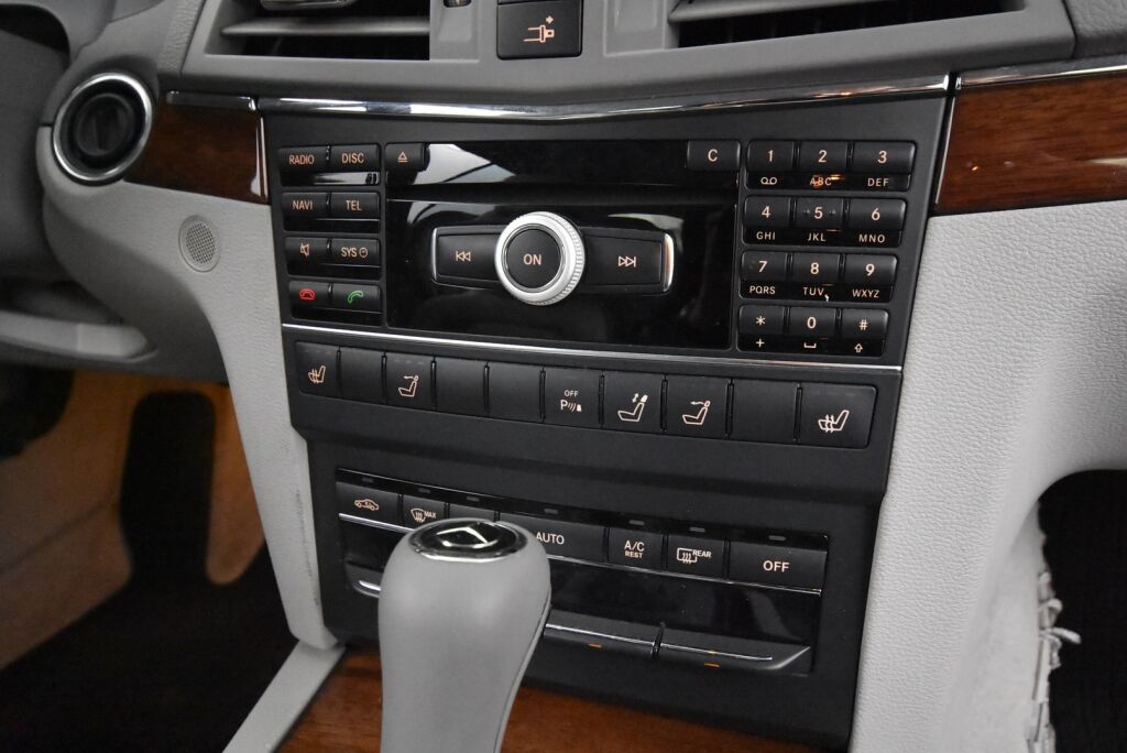 Mercedes-Benz E 2011 250 CDI BE Cabriolet A / Yksiomisteinen suomiauto / Navi / Nahat /  Vakkari /