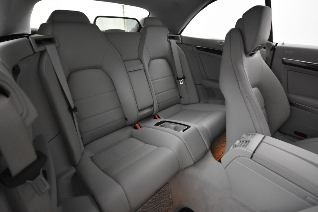 Mercedes-Benz E 2011 250 CDI BE Cabriolet A / Yksiomisteinen suomiauto / Navi / Nahat /  Vakkari /
