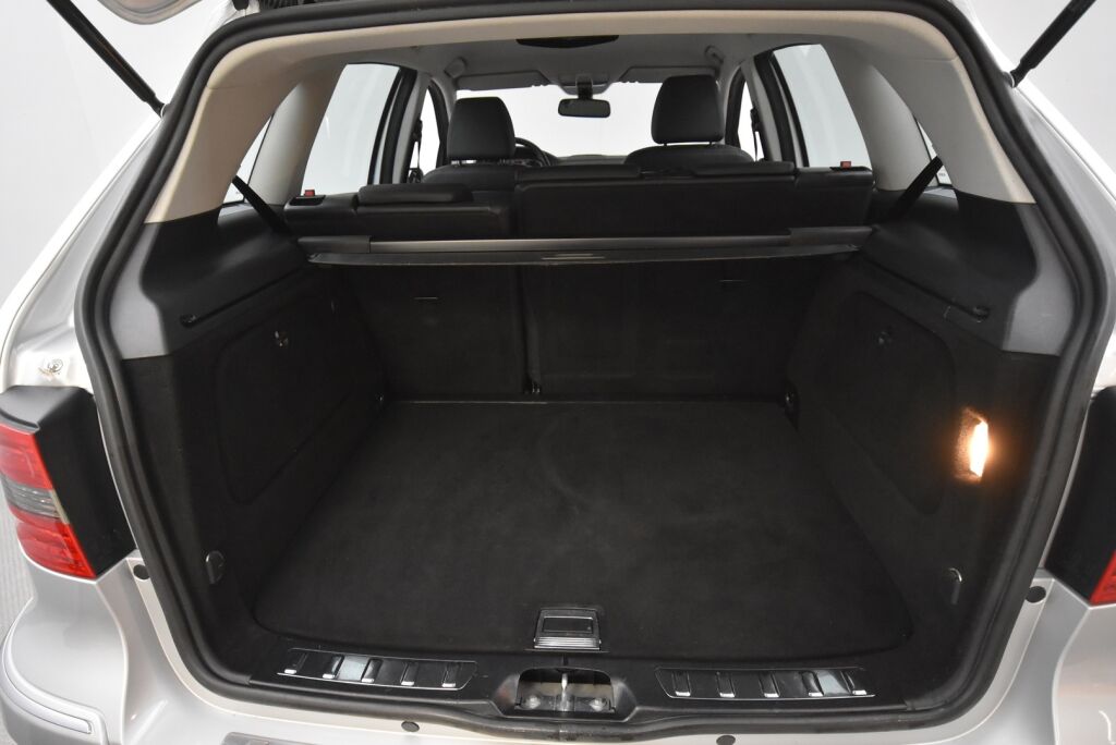 Mercedes-Benz B 2011 180 CDI A / Nahkaverhoilu / Xenon / Tutkat / Veholla huollettu aina