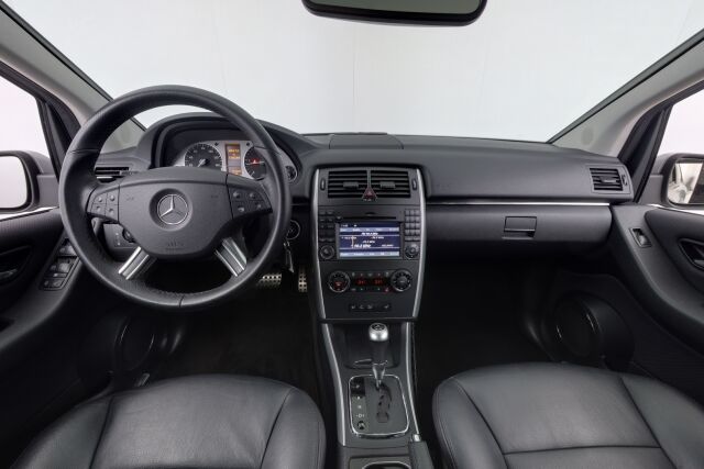 Mercedes-Benz B 2011 180 CDI A / Nahkaverhoilu / Xenon / Tutkat / Veholla huollettu aina