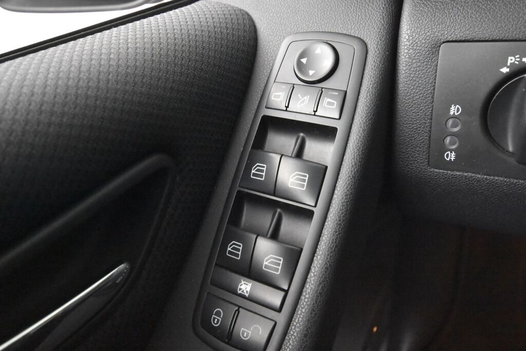 Mercedes-Benz B 2011 180 CDI A / Nahkaverhoilu / Xenon / Tutkat / Veholla huollettu aina