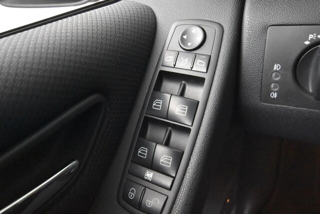 Mercedes-Benz B 2011 180 CDI A / Nahkaverhoilu / Xenon / Tutkat / Veholla huollettu aina