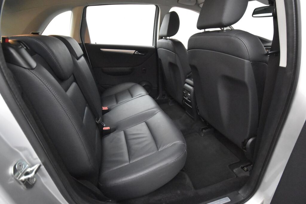 Mercedes-Benz B 2011 180 CDI A / Nahkaverhoilu / Xenon / Tutkat / Veholla huollettu aina