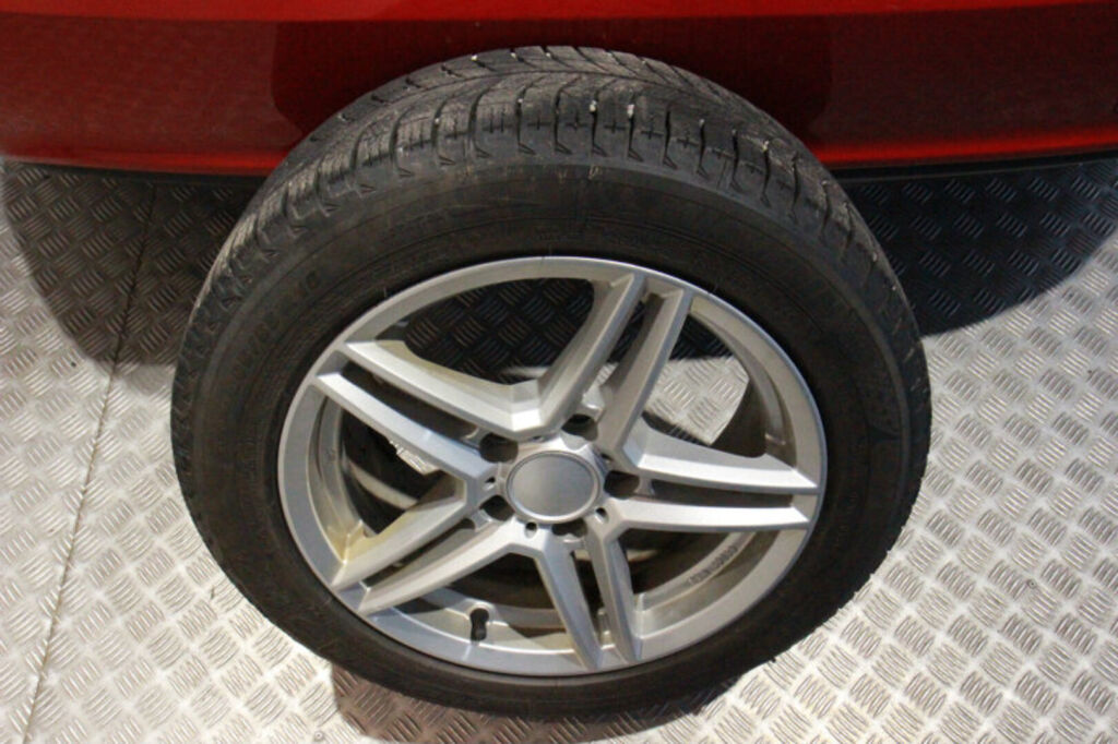 Mercedes-Benz A 2014 180 BE A Premium Business / Suomiauto / Kamera / Vakkari / Bi-xenon / Juuri huollettu