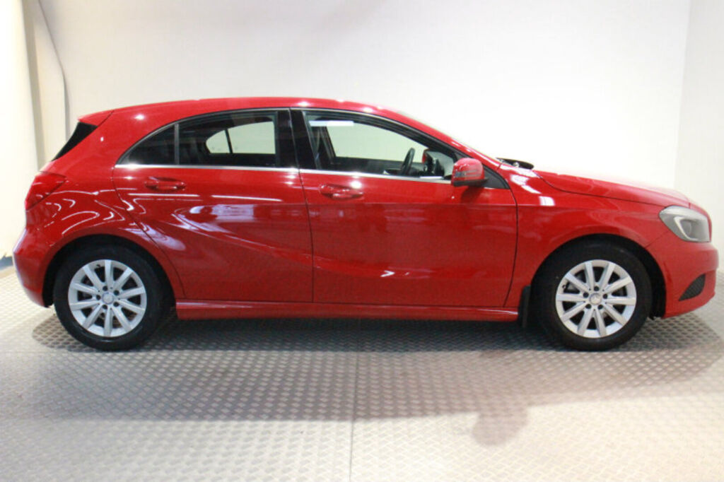 Mercedes-Benz A 2014 180 BE A Premium Business / Suomiauto / Kamera / Vakkari / Bi-xenon / Juuri huollettu