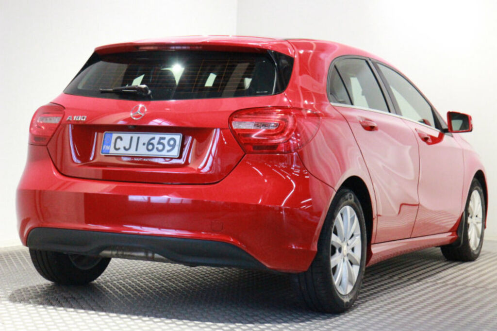 Mercedes-Benz A 2014 180 BE A Premium Business / Suomiauto / Kamera / Vakkari / Bi-xenon / Juuri huollettu