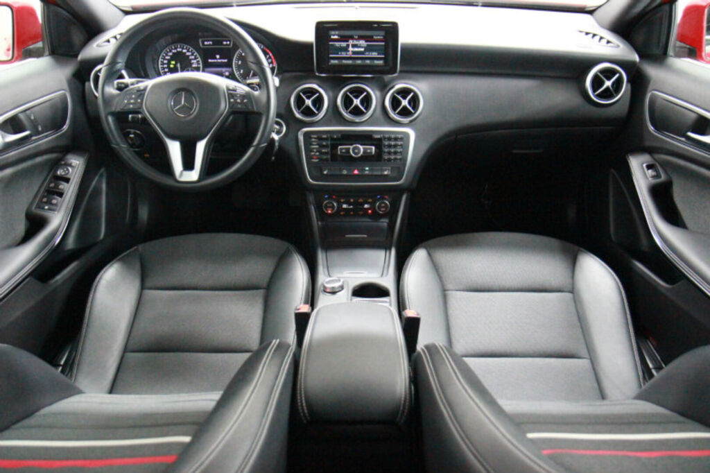 Mercedes-Benz A 2014 180 BE A Premium Business / Suomiauto / Kamera / Vakkari / Bi-xenon / Juuri huollettu